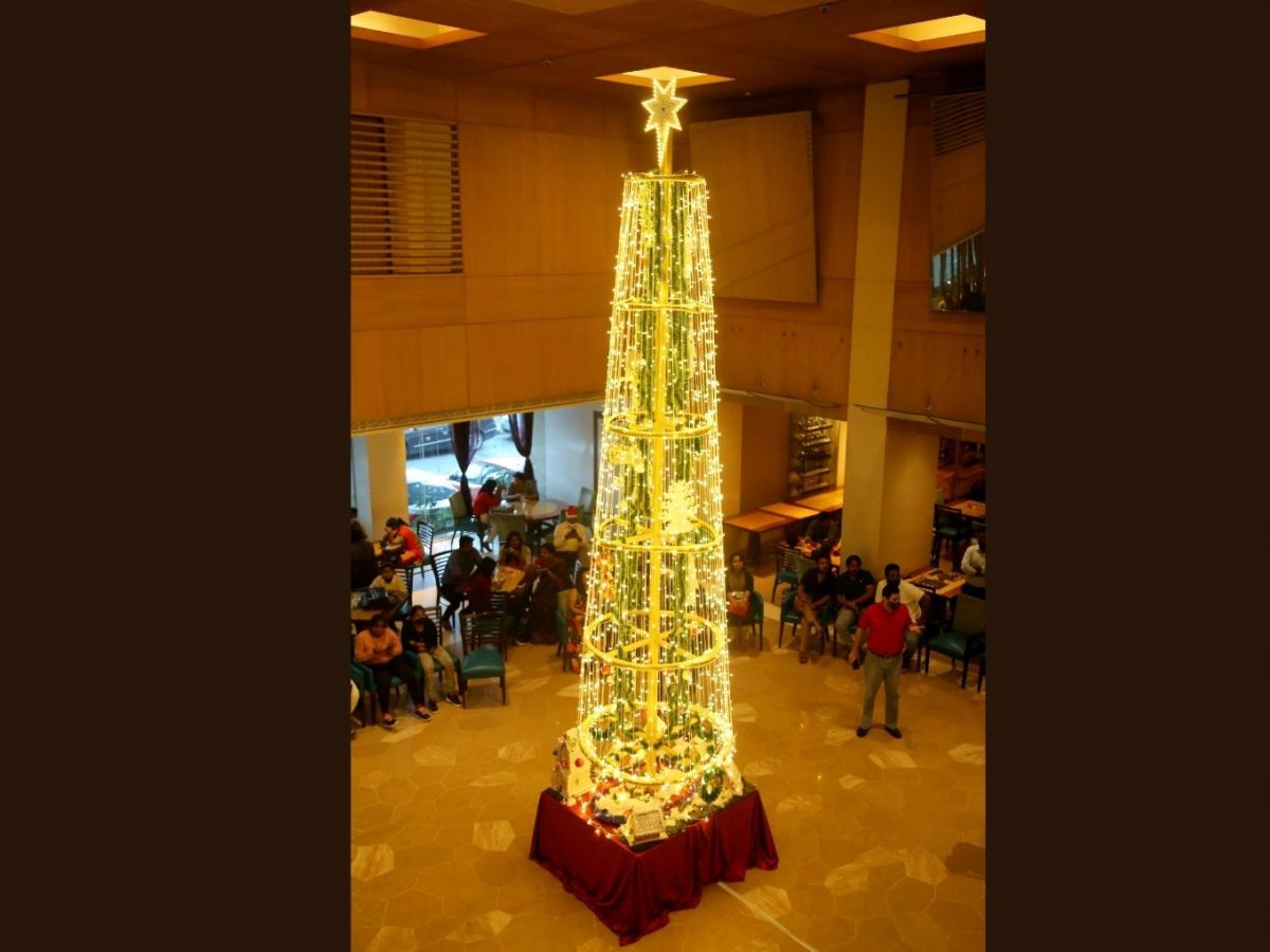 Courtyard by Marriott Chennai hosts Christmas Tree Lighting Ceremony