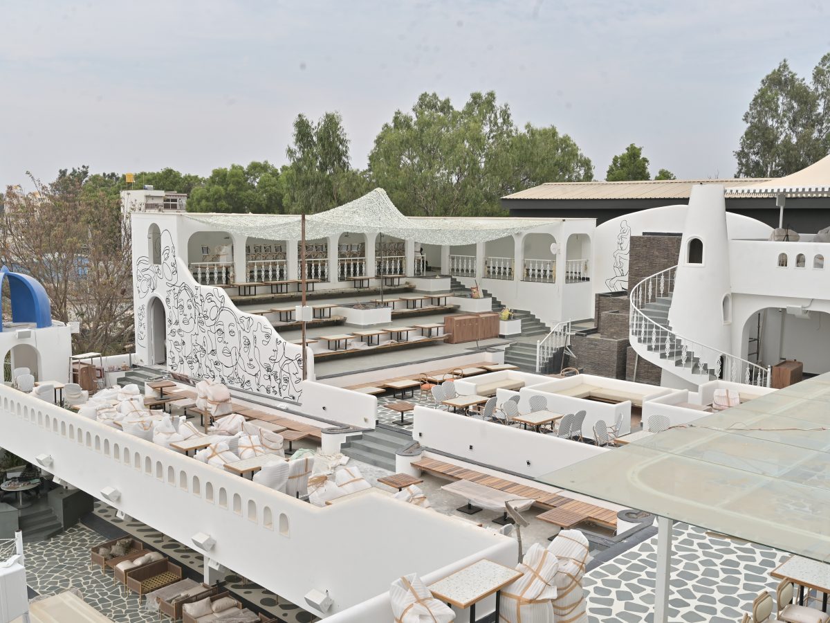 Asia’s largest pub Oia opens its doors to its guests in Bangalore