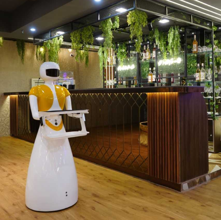 Dining with robot waiters at the newly launched THE ROBOT RESTAURANT