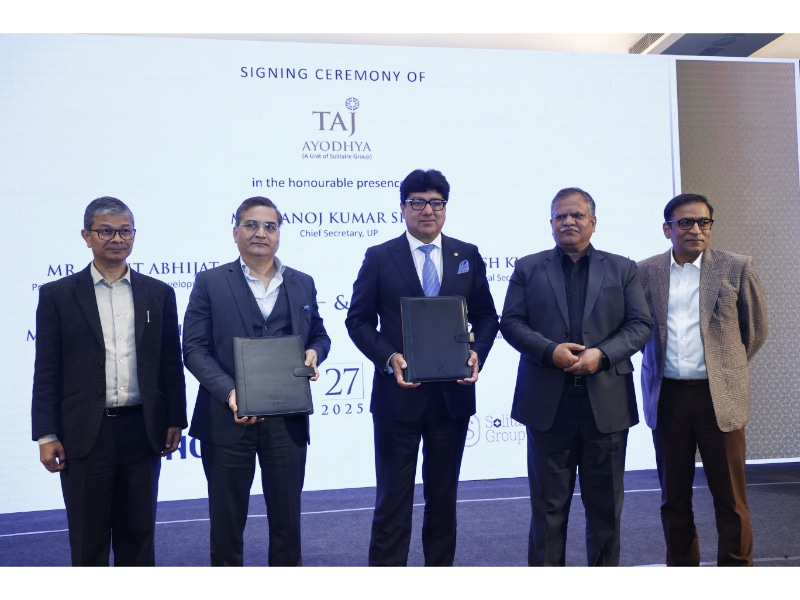 (Left to right: Mr. Mukesh Kumar Meshram, Principal Secretary, Tourism, UP, Mr. Mayank Jaiswal, Founder and Chairman of The Solitaire Group, Mr. Puneet Chhatwal, Managing Director & CEO, IHCL, Mr. Manoj Kumar Singh, Chief Secretary, UP and Mr. Amrit Abhijat, Principal Secretary, Urban Development, UP)