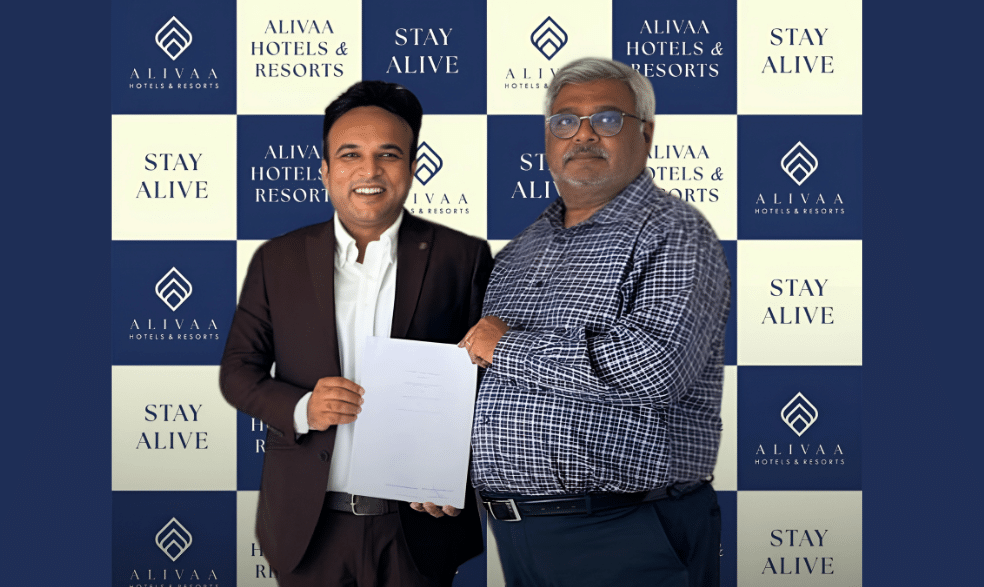 Signing Pic- The Hoften Noida