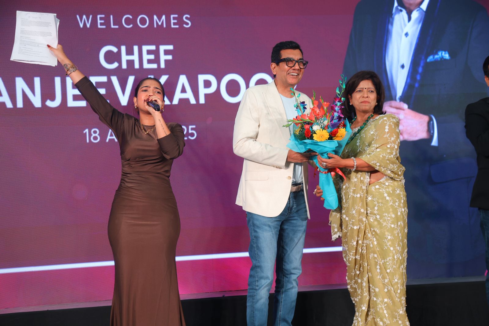 Gaur City Mall & Sanjeev Kapoor cooks recipe of lasting memories