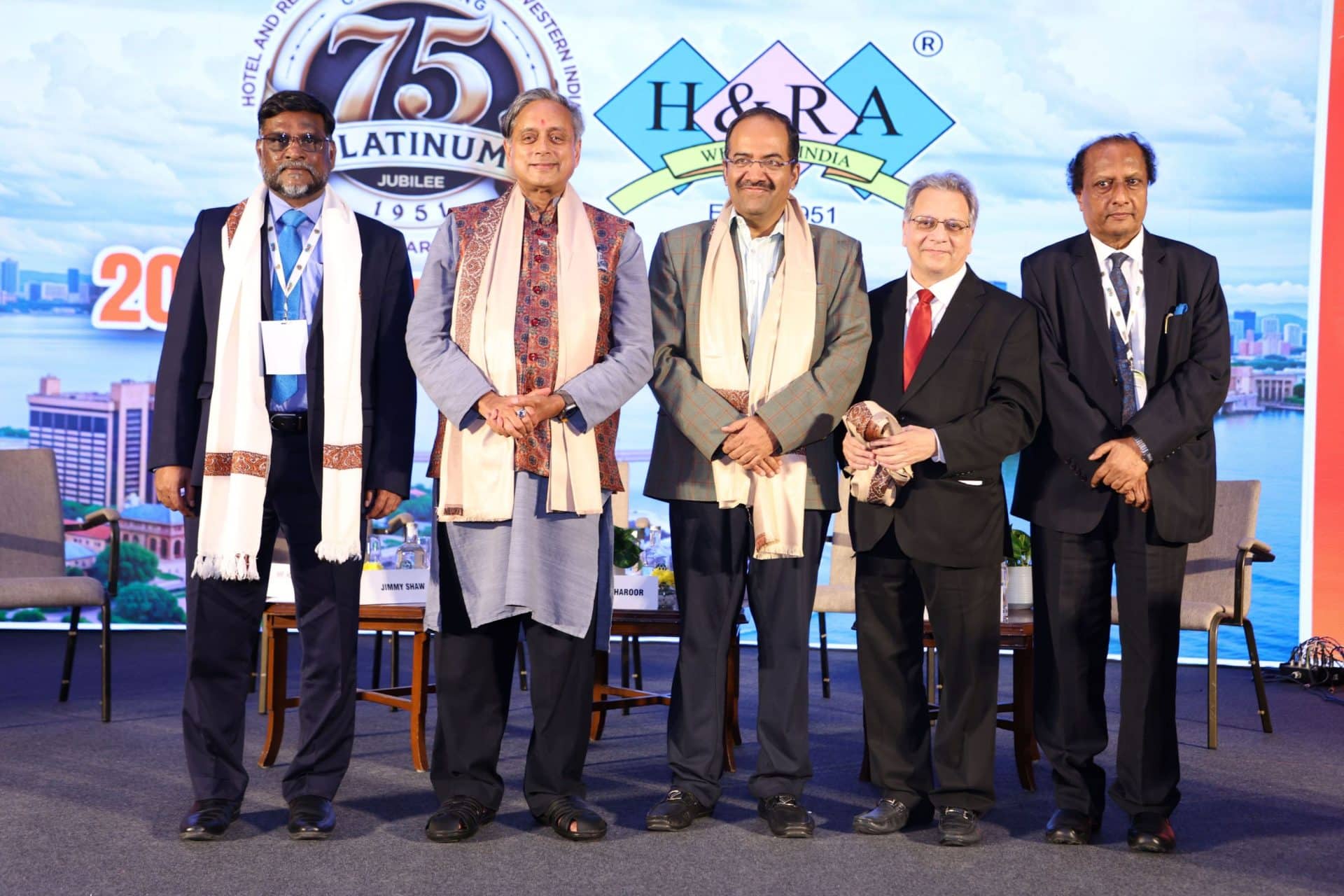 (L-R) Mohamed Farouk, Dr Shashi Tharoor, Neelesh Gatne, Jimmy Shaw, Surendra Jaiswal