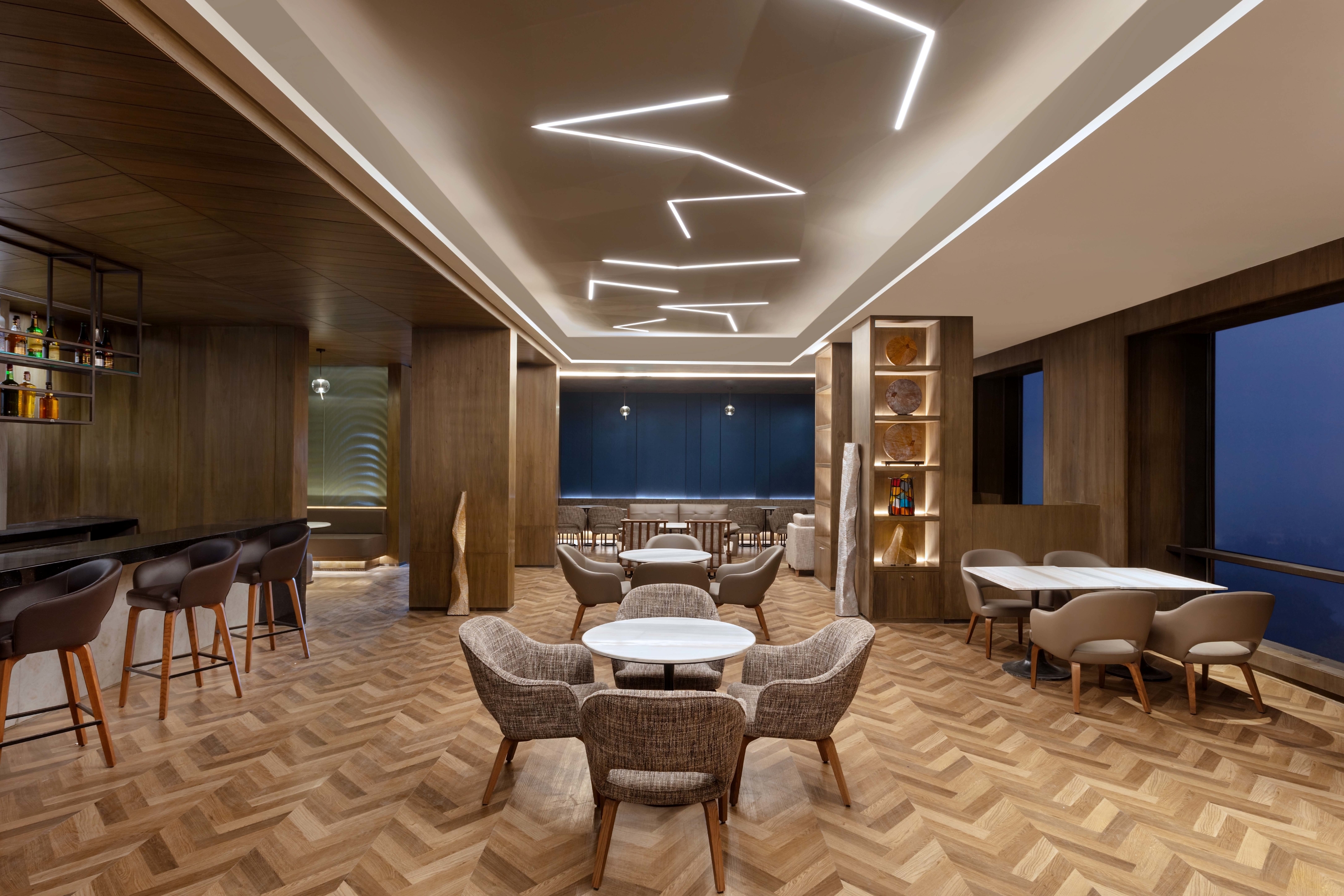 Rooftop lounge ‘VUE Bar & Grill’ opens at Courtyard by Marriott