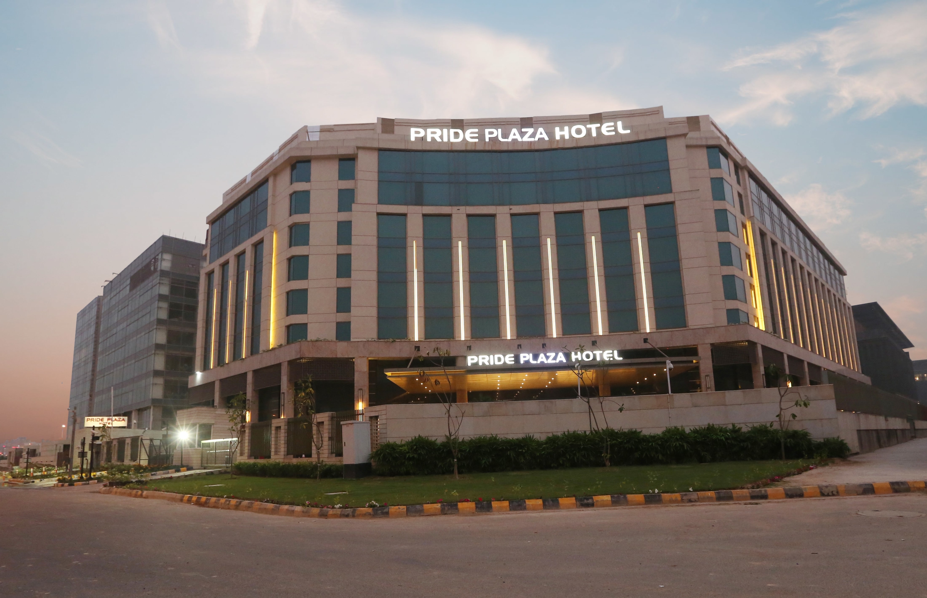 Pride Hotels to distribute 1000 free food parcels pan India during